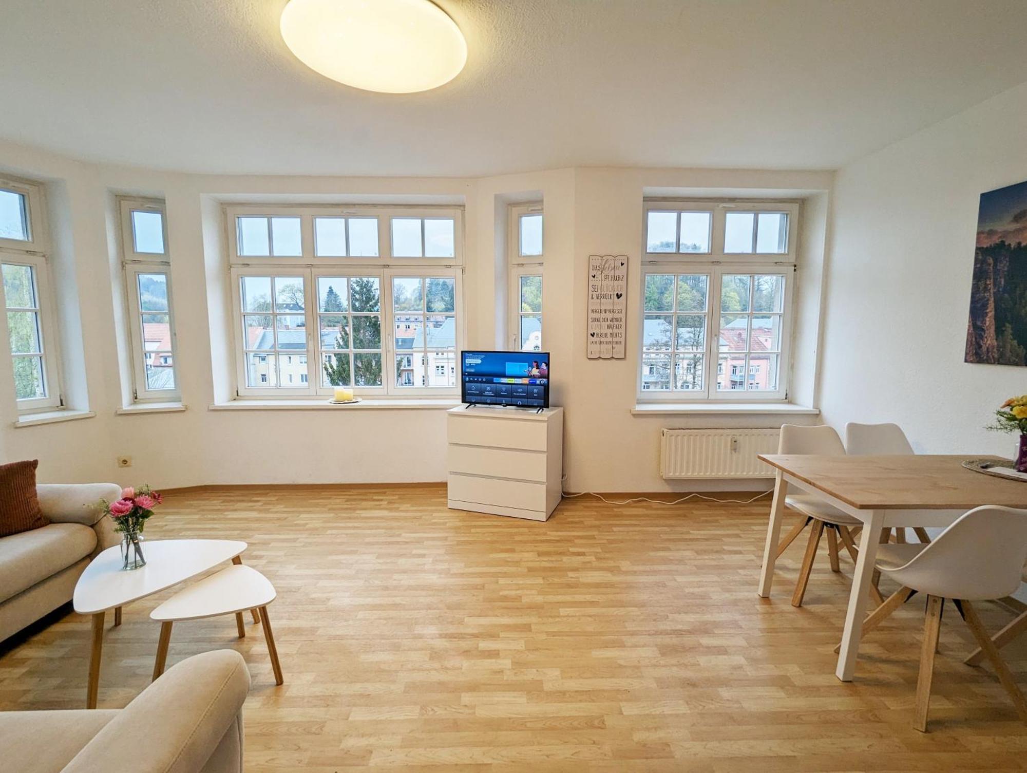 Hw3 - Urlaubsmagie - Helle, Grosse Wohnung Mit Pool Sebnitz Exterior foto
